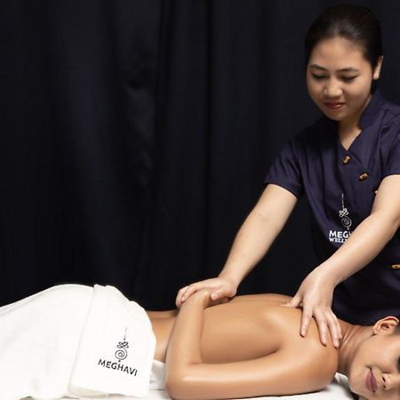 Novotel Chennai Sipcot Extérieur photo Thai massage
