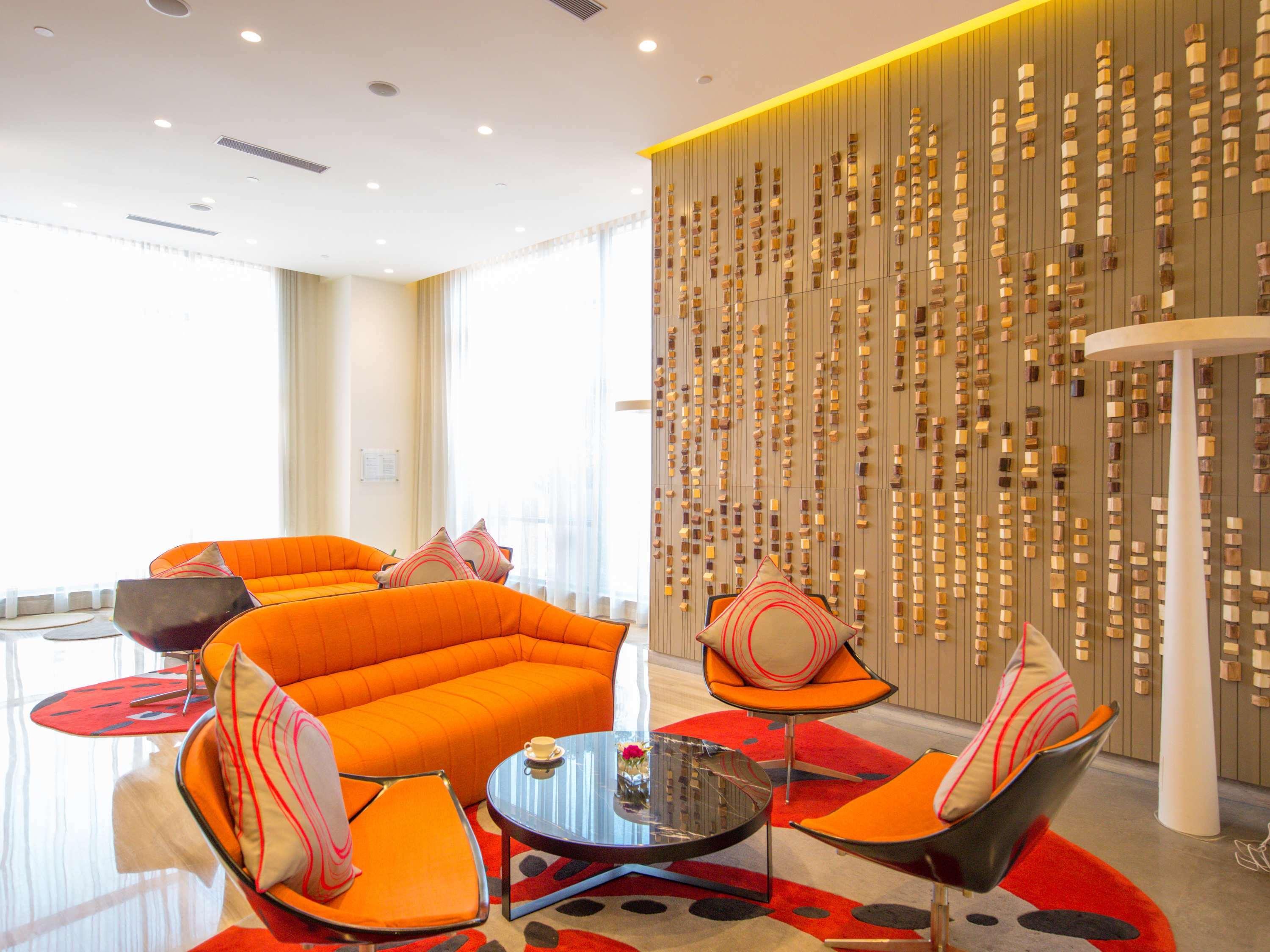 Novotel Chennai Sipcot Extérieur photo The interior of the hotel