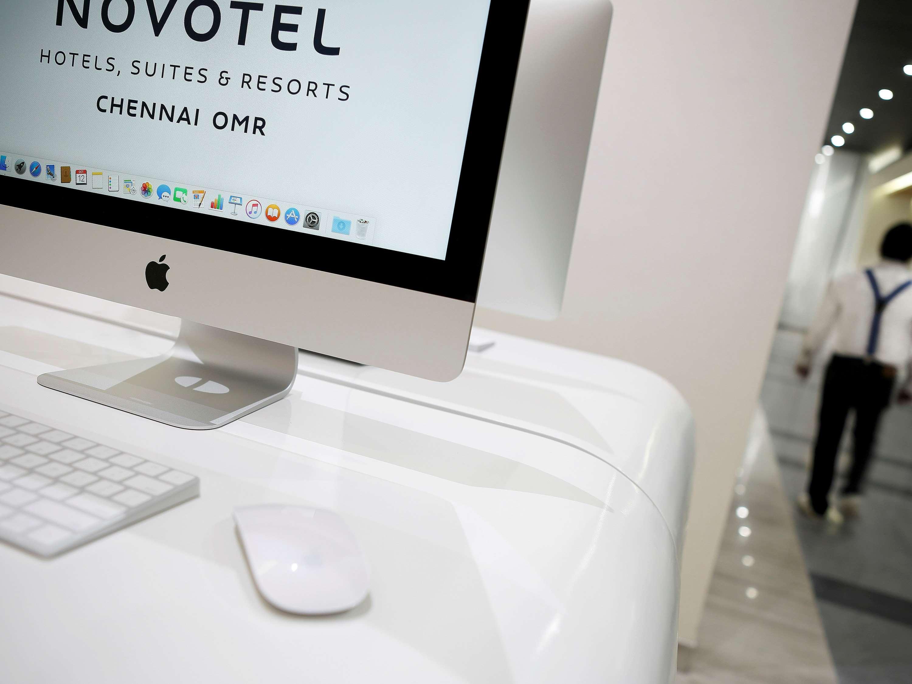 Novotel Chennai Sipcot Extérieur photo A computer at a Novotel hotel in India