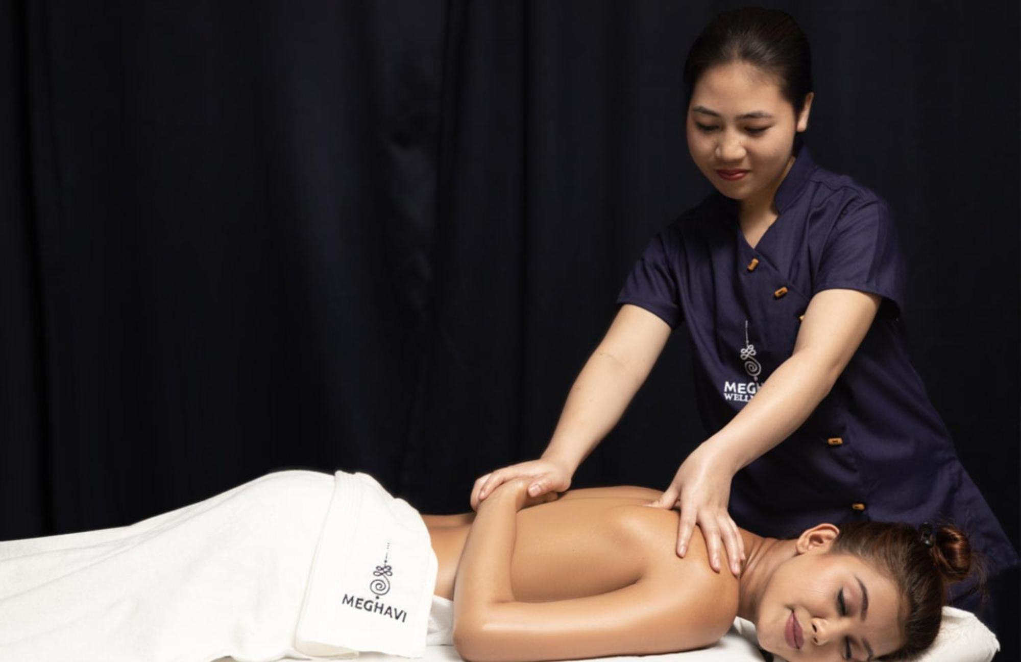 Novotel Chennai Sipcot Extérieur photo Thai massage
