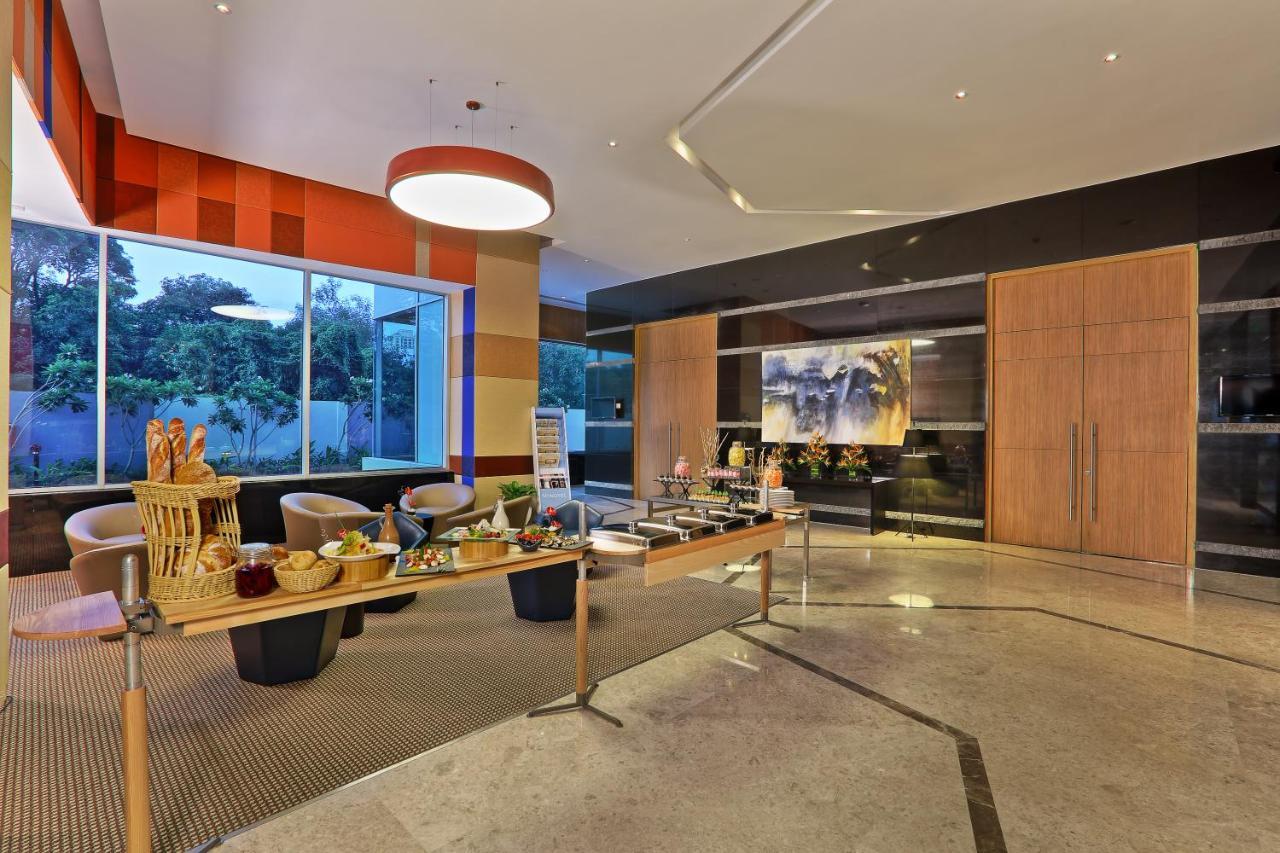Novotel Chennai Sipcot Extérieur photo The lobby