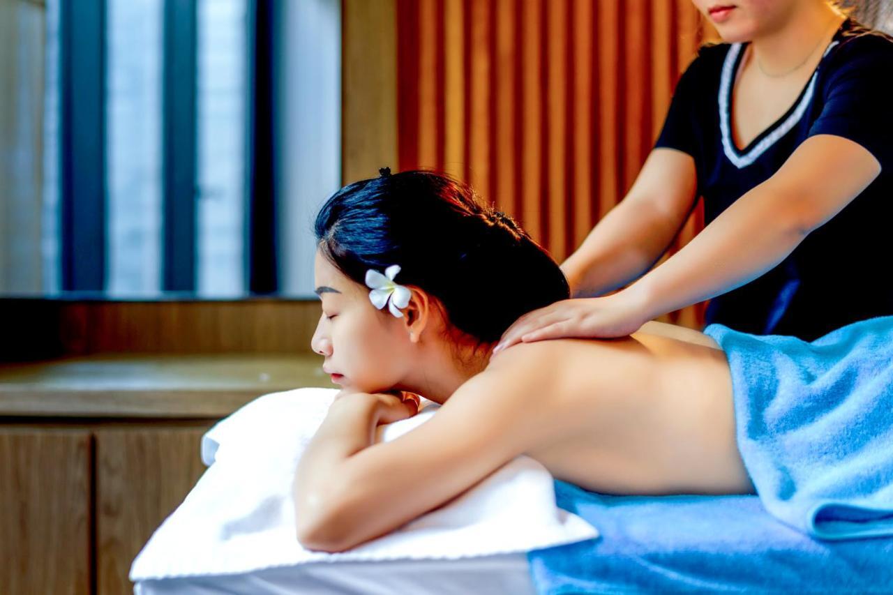 Novotel Chennai Sipcot Extérieur photo Thai massage